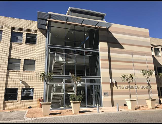 631M² OFFICE TO LET IN PLATTEKLOOF
